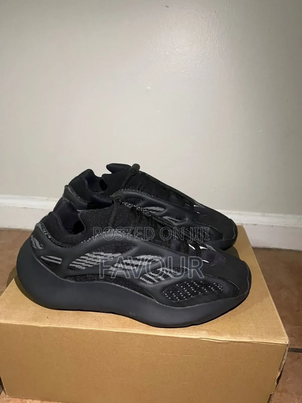 Yeezy 700 V3