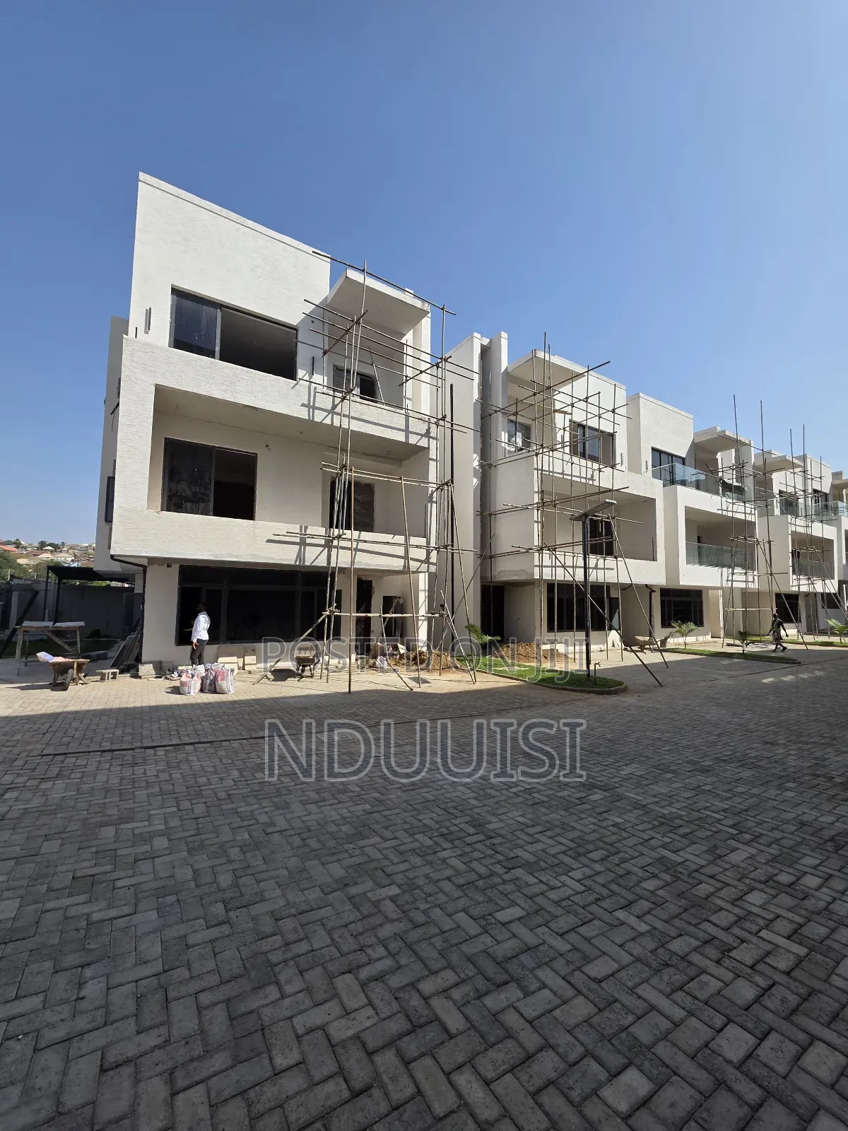 5bdrm Duplex in Guzape District for sale