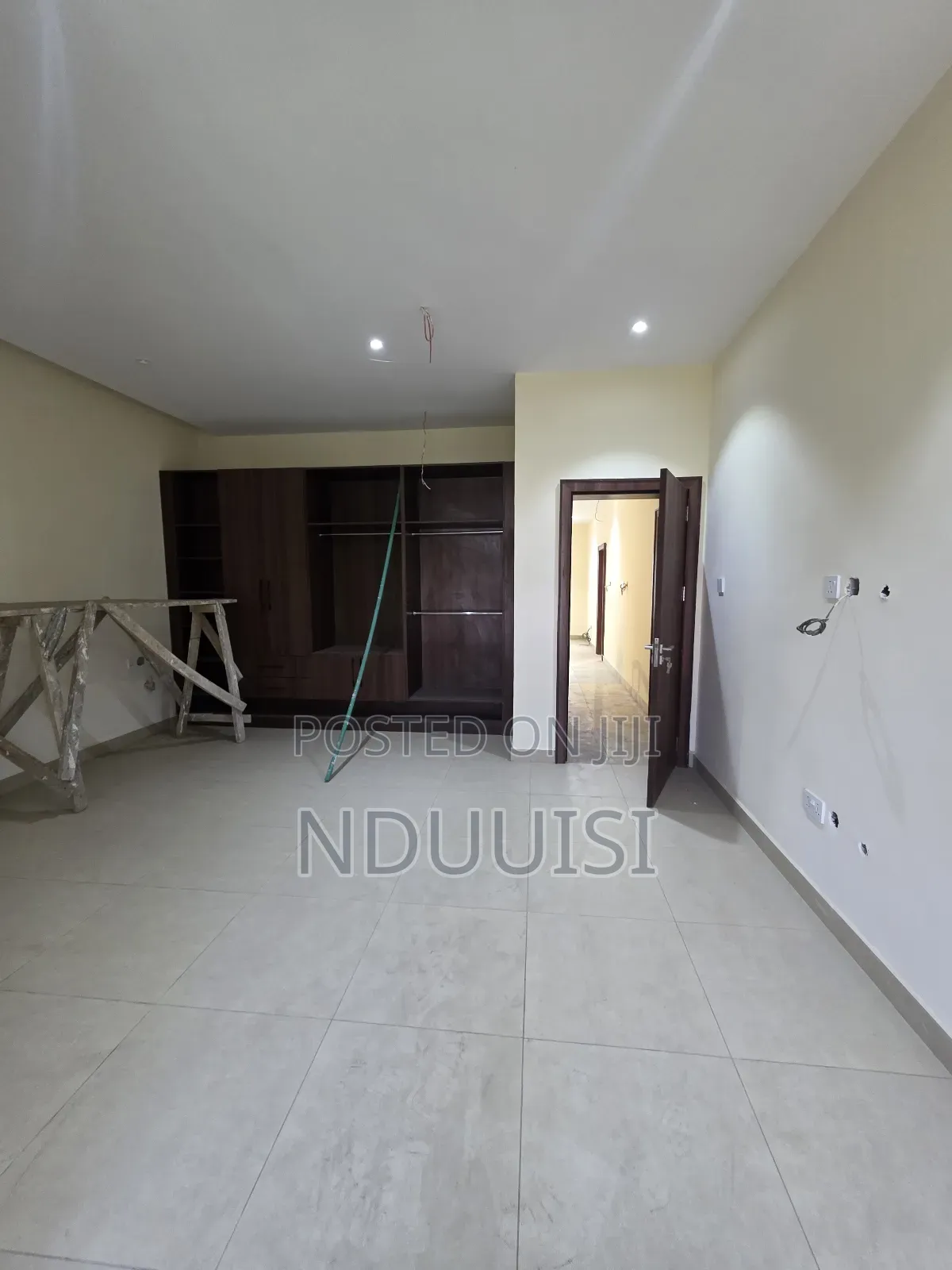 5bdrm Duplex in Guzape District for sale