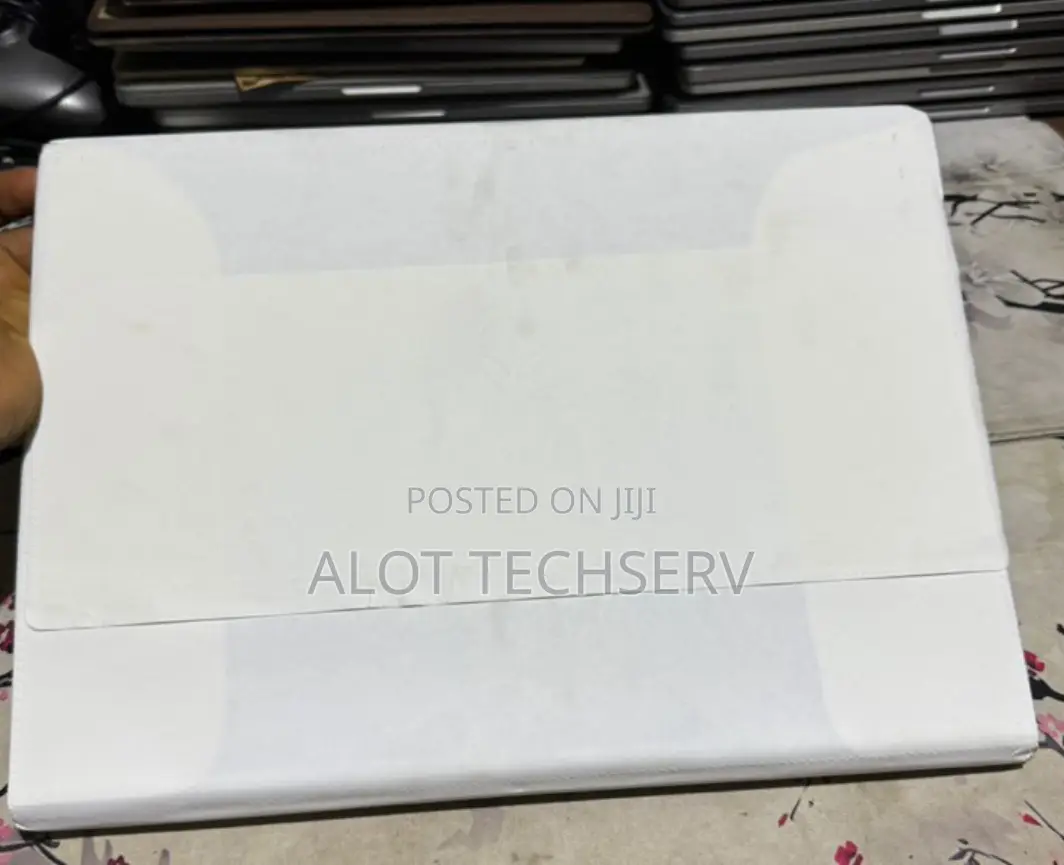 New Laptop Dell Alienware 16 Aurora 16GB Intel Core 7 SSD 1T