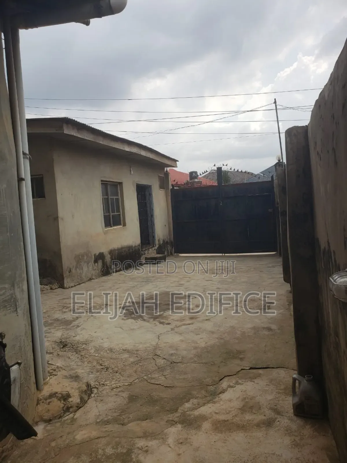 6bdrm Block of Flats in Command, Abule Egba for sale