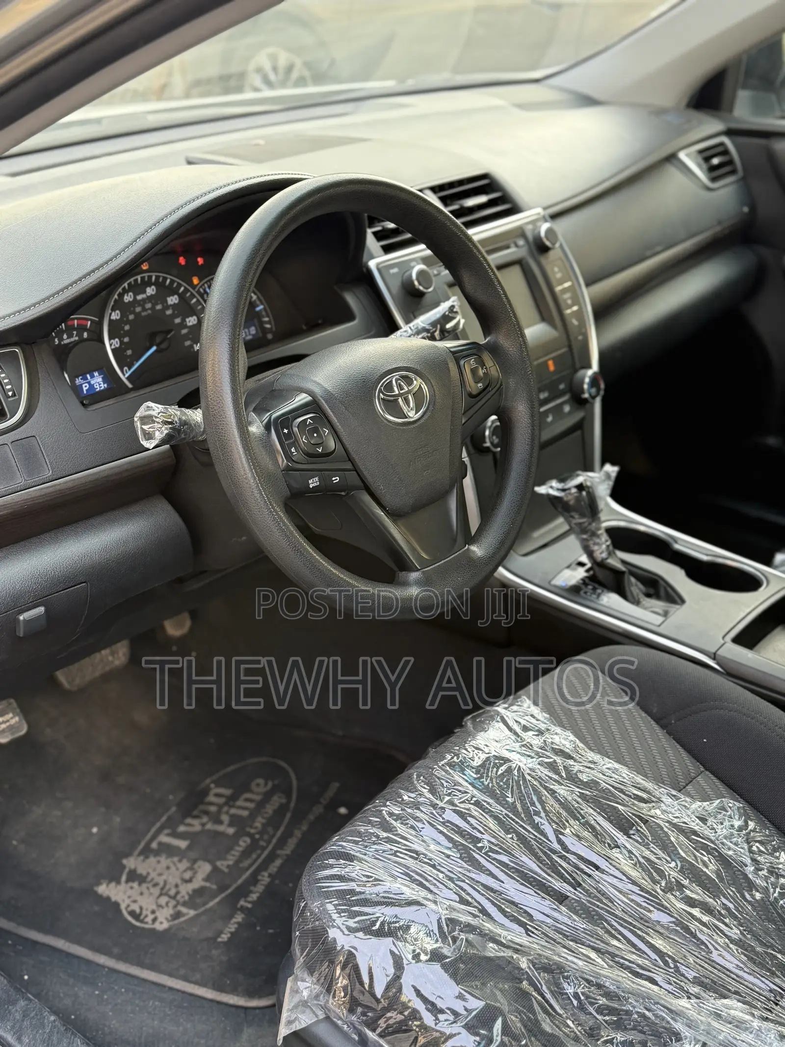 Toyota Camry LE 4dr Sedan (2.5L 4cyl 6A) 2015 Silver