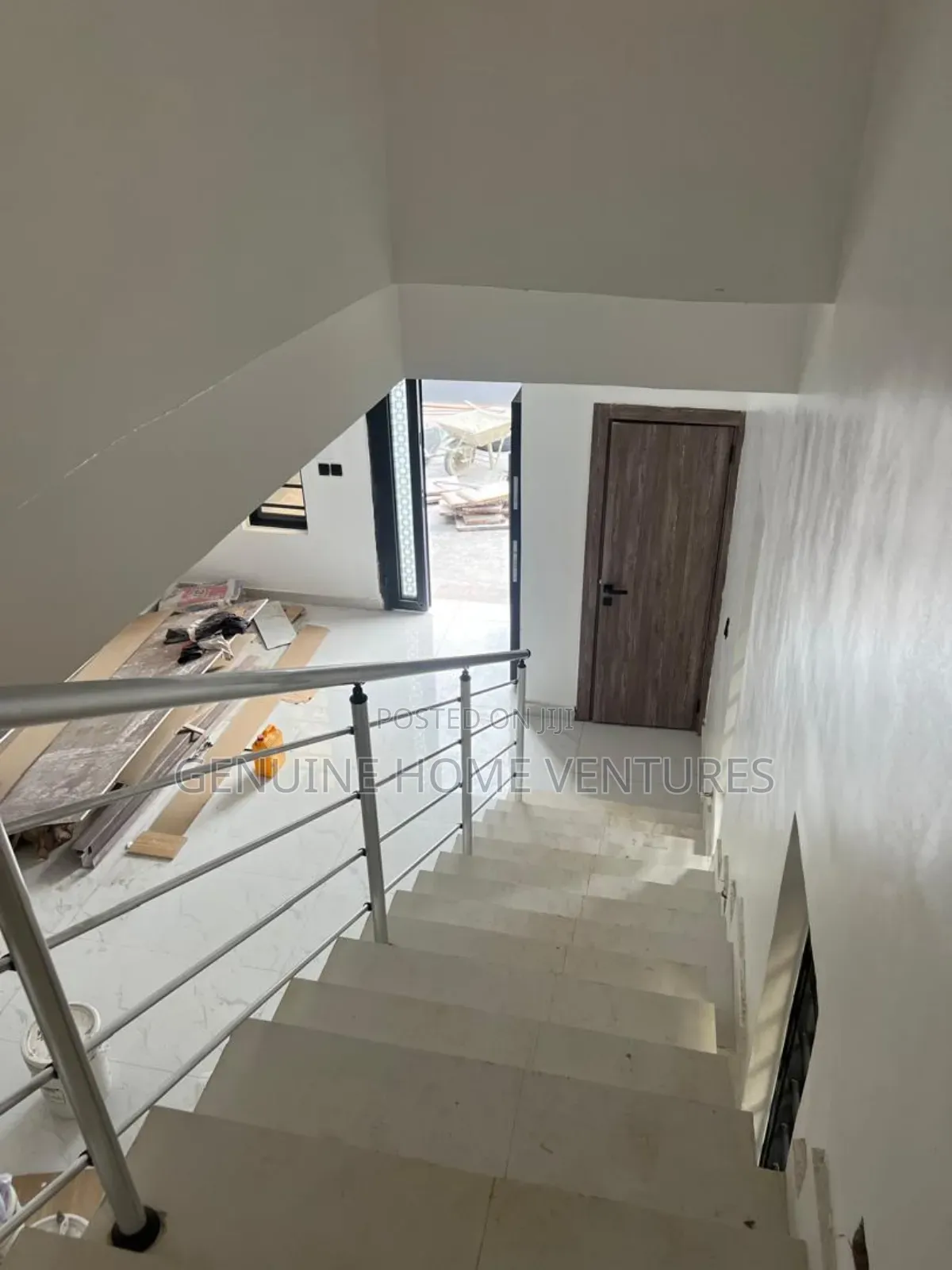 4bdrm Duplex in Allen Avenue for sale