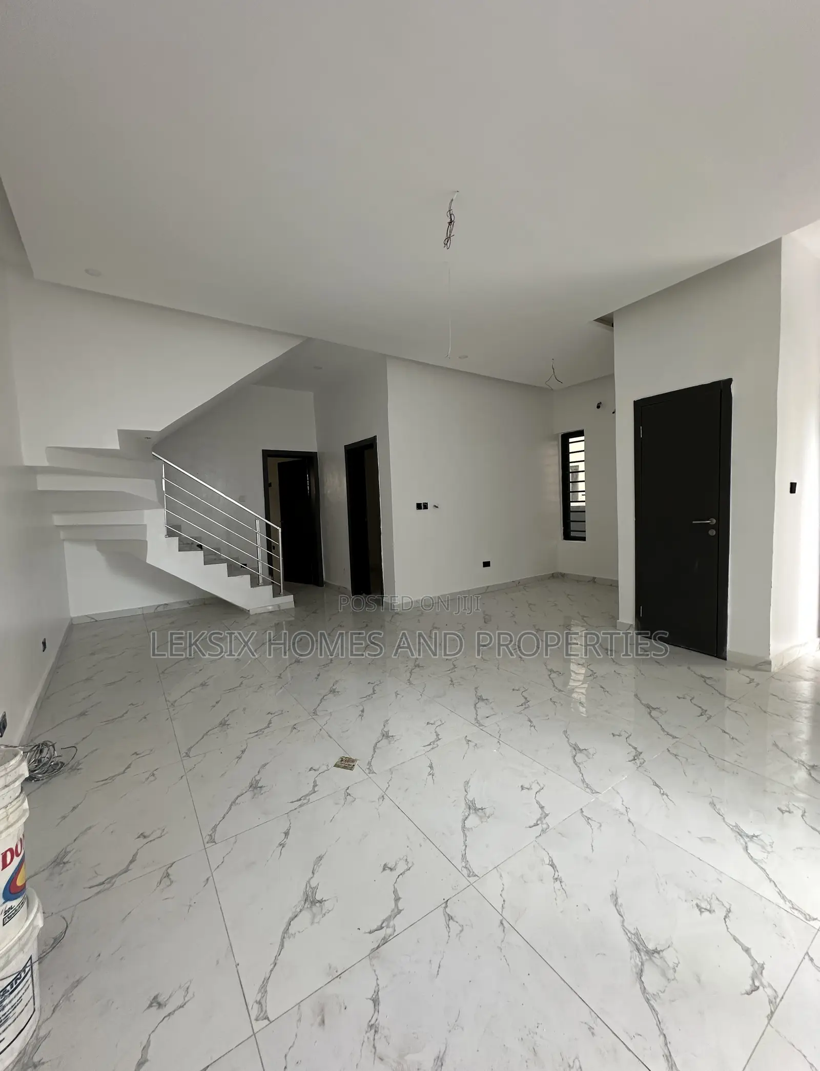 4bdrm Duplex in A Well Secured, Lekki Phase 2 for sale
