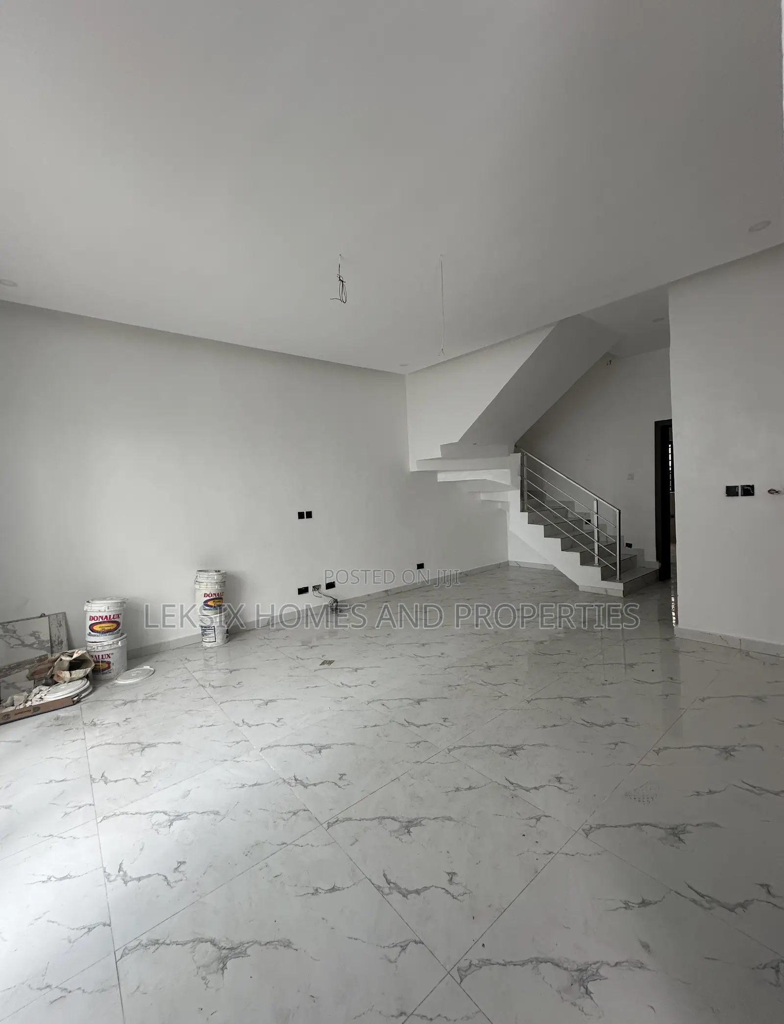 4bdrm Duplex in A Well Secured, Lekki Phase 2 for sale