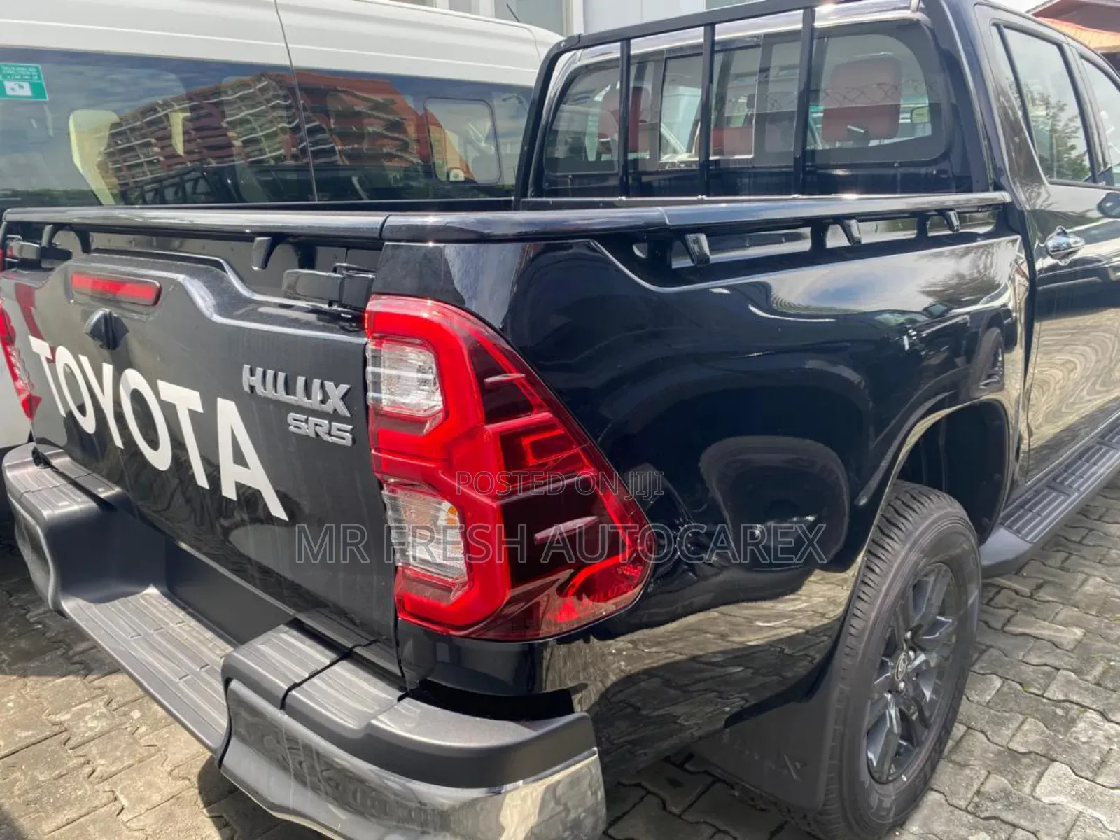 New Toyota Hilux 2025 Black