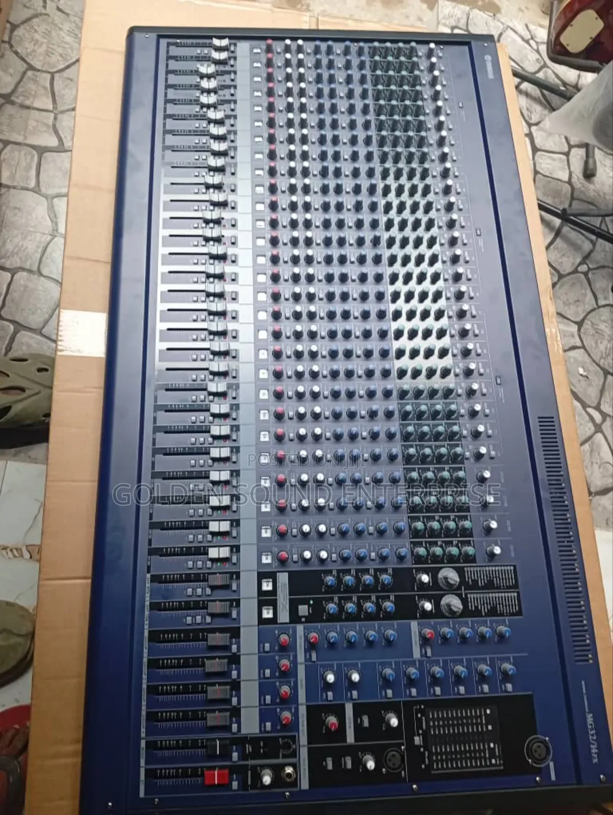 Professional Yamaha Mixer Mg32
