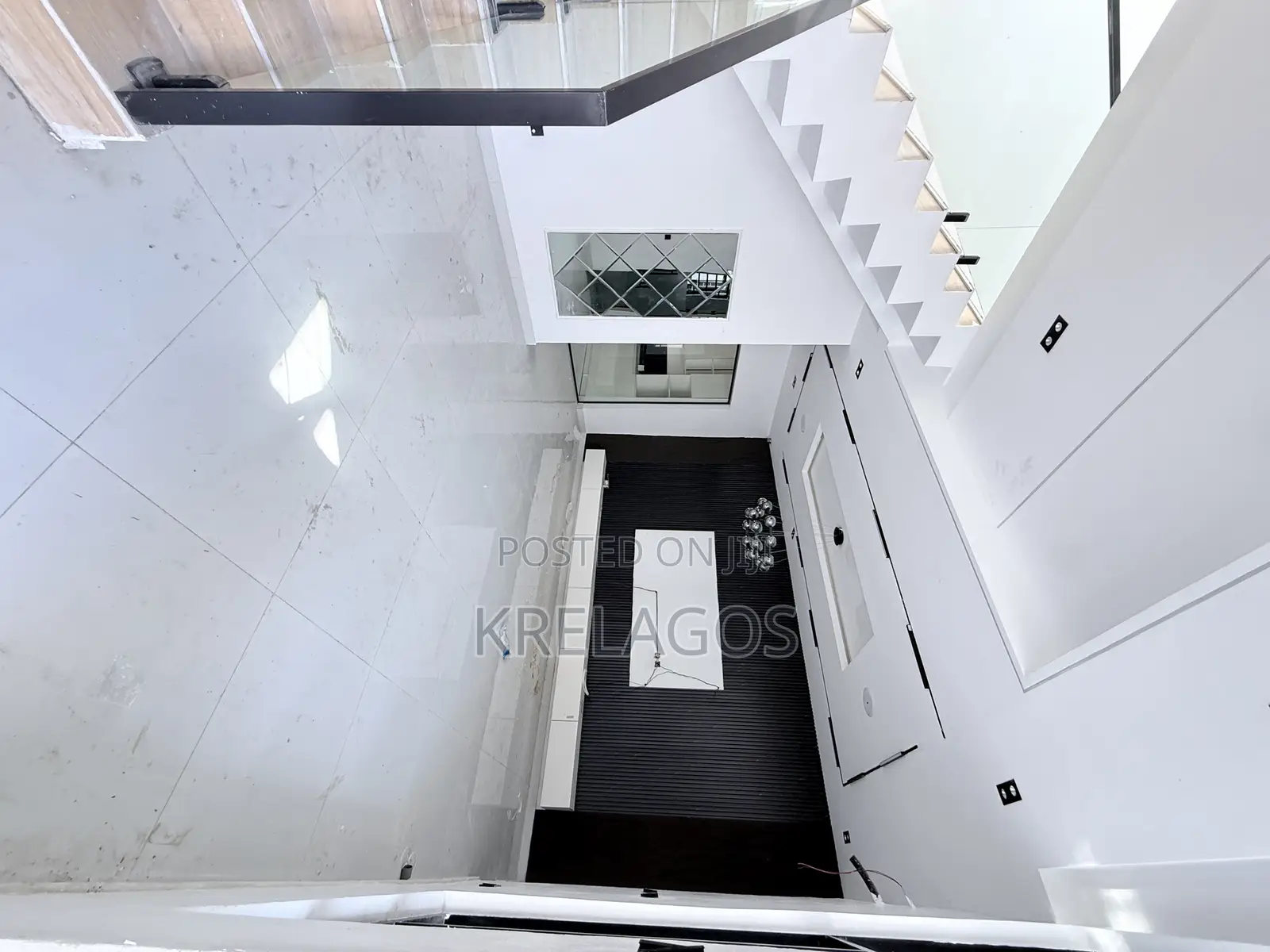 4bdrm Duplex in Orchid, Chevron for sale