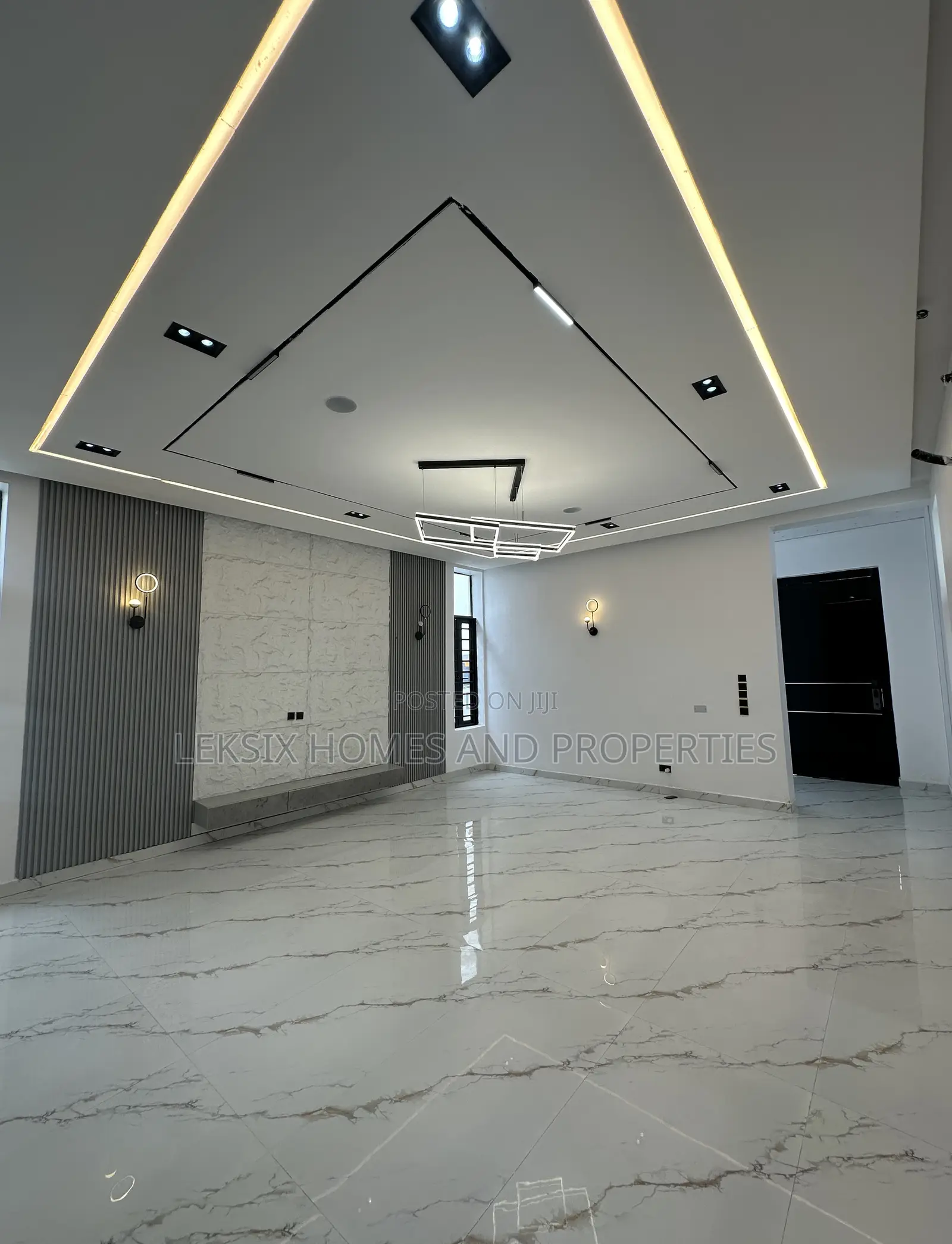 5bdrm Duplex in A Well Secured, Lekki Phase 2 for sale