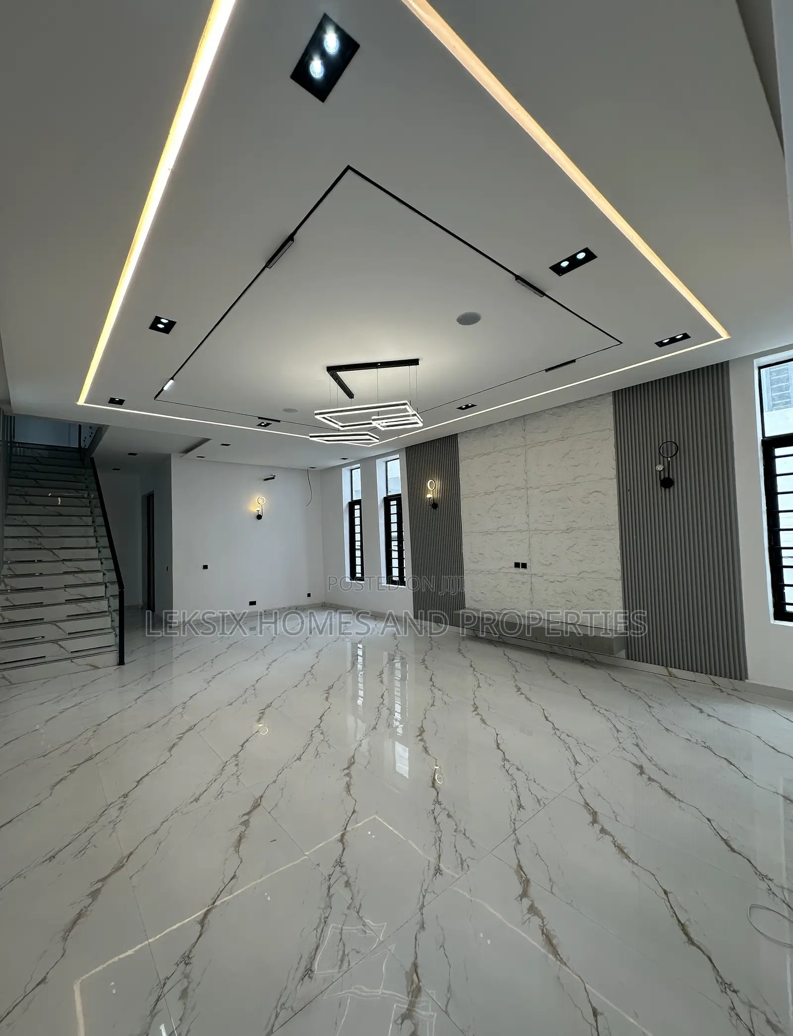 5bdrm Duplex in A Well Secured, Lekki Phase 2 for sale