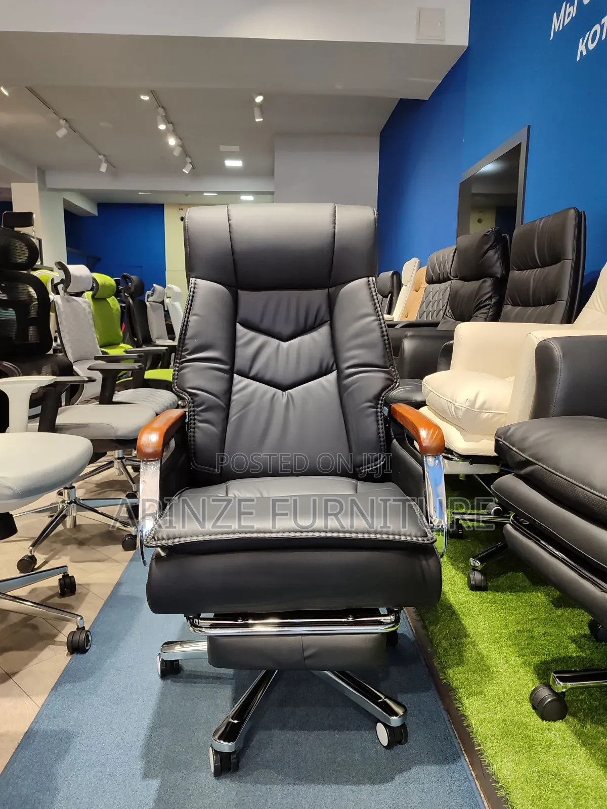Executive Message Chair With Legrest