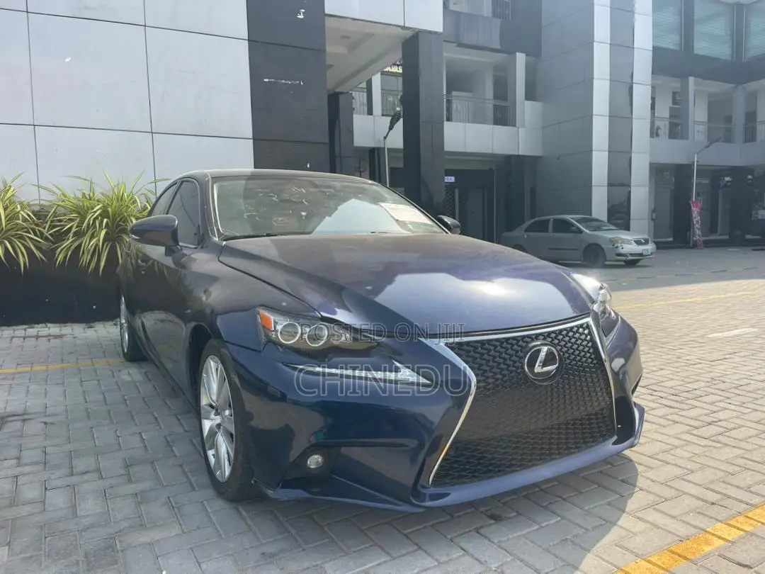 Lexus IS 2015 Blue