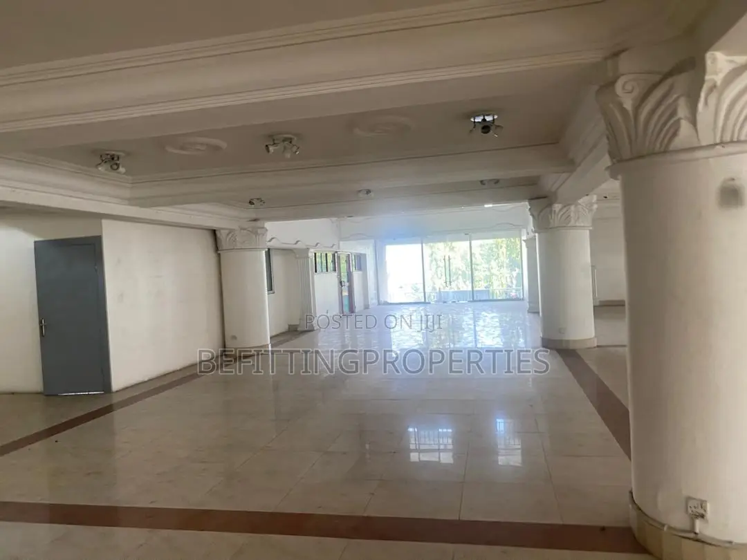 980 SQM Office Space on Two Flows With Elevator
