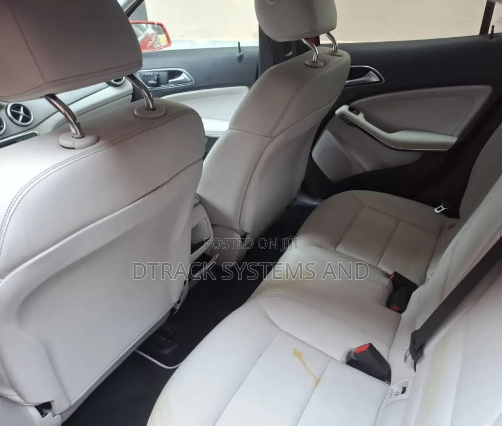 Mercedes-Benz GLA 250 2015 Red