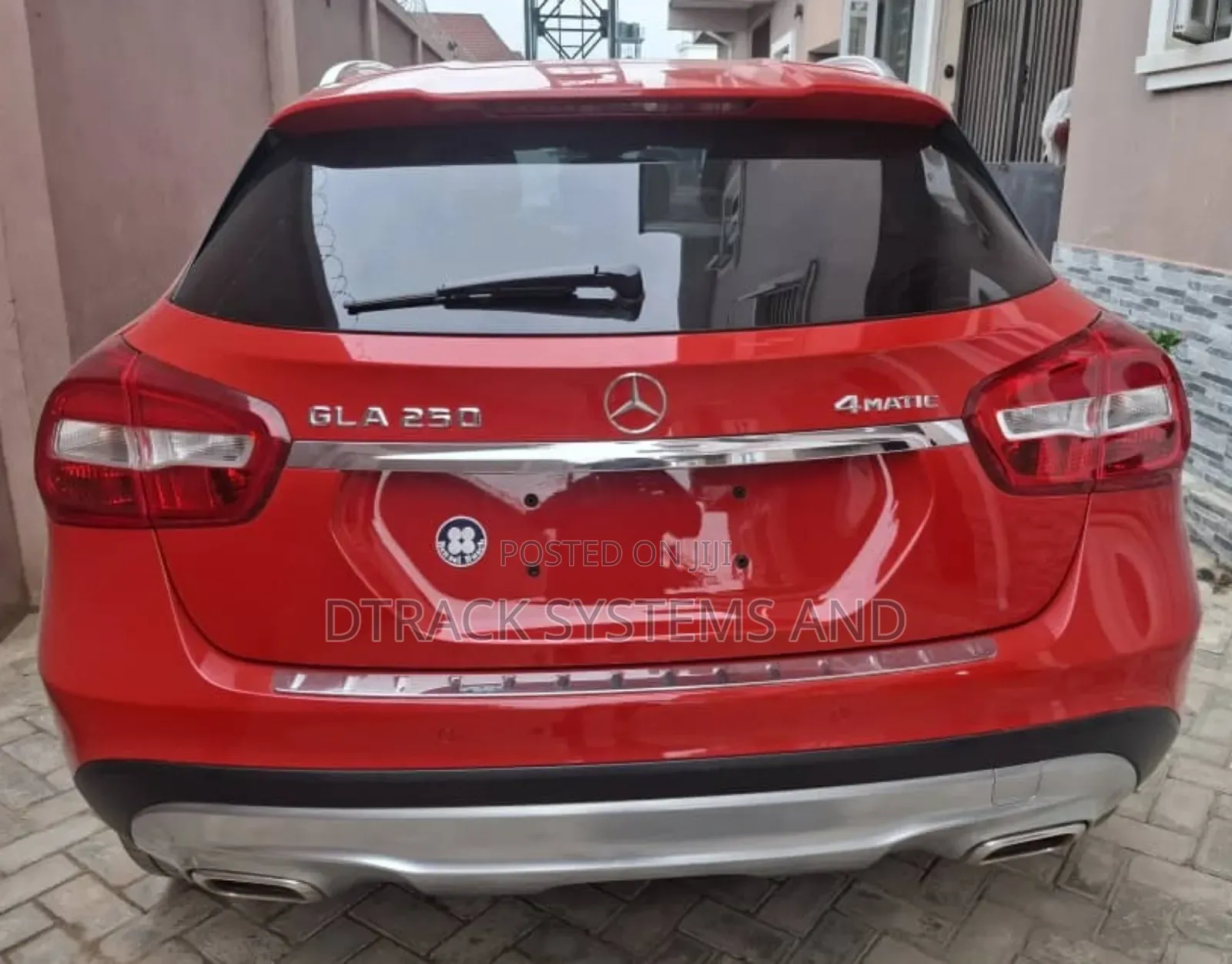 Mercedes-Benz GLA 250 2015 Red