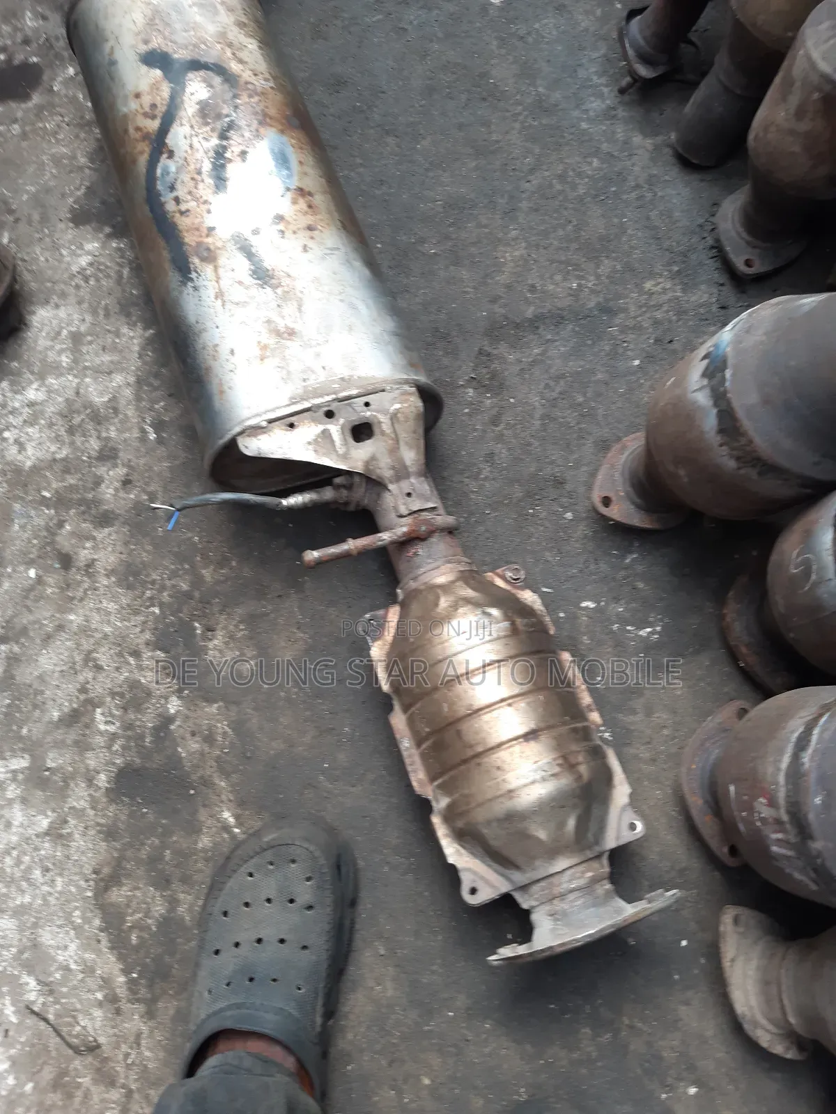 Centre Exhaust Port With for Toyota Highlander 2003 Model