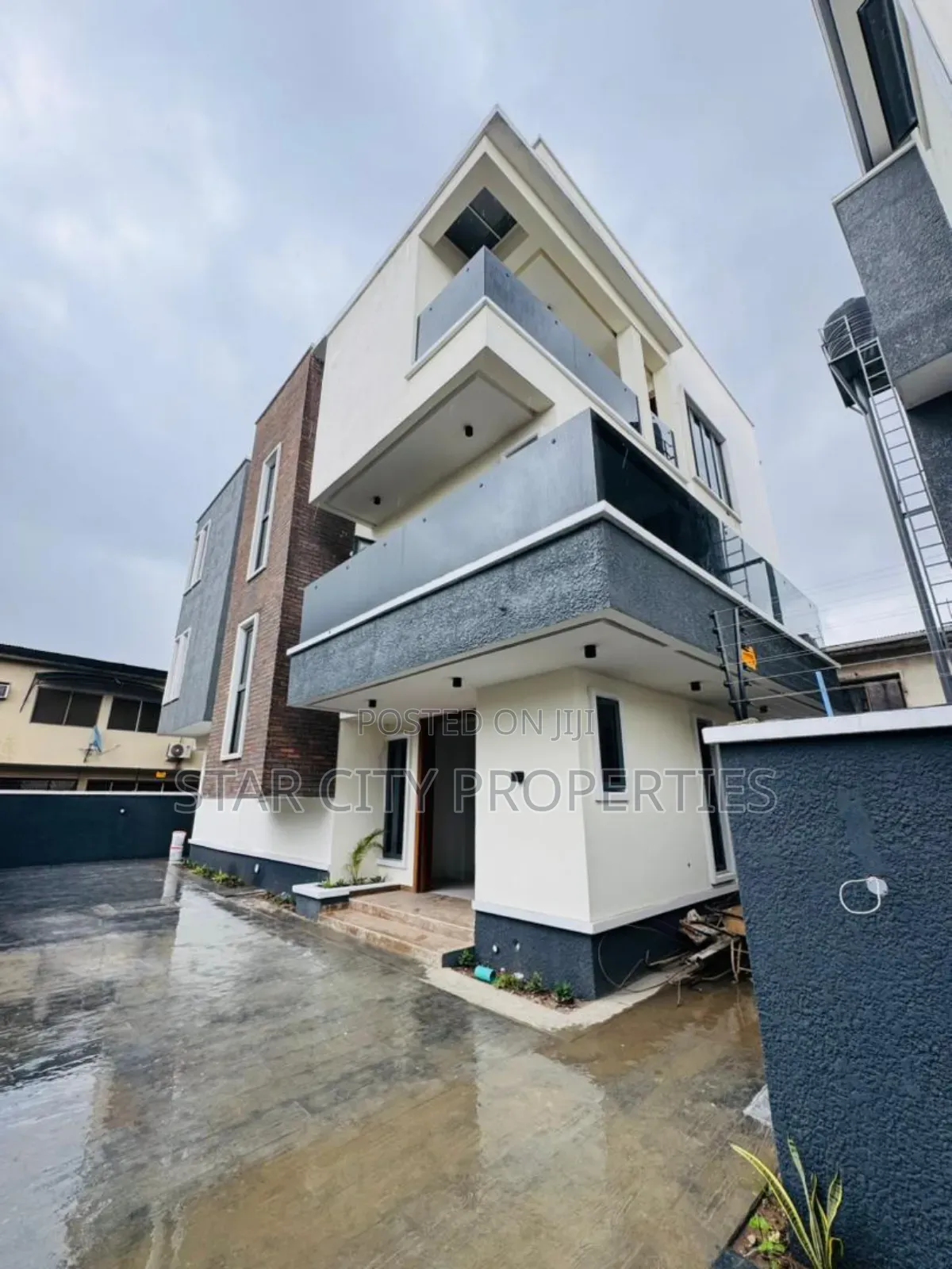 5bdrm Duplex in Adeniyi Jones for sale