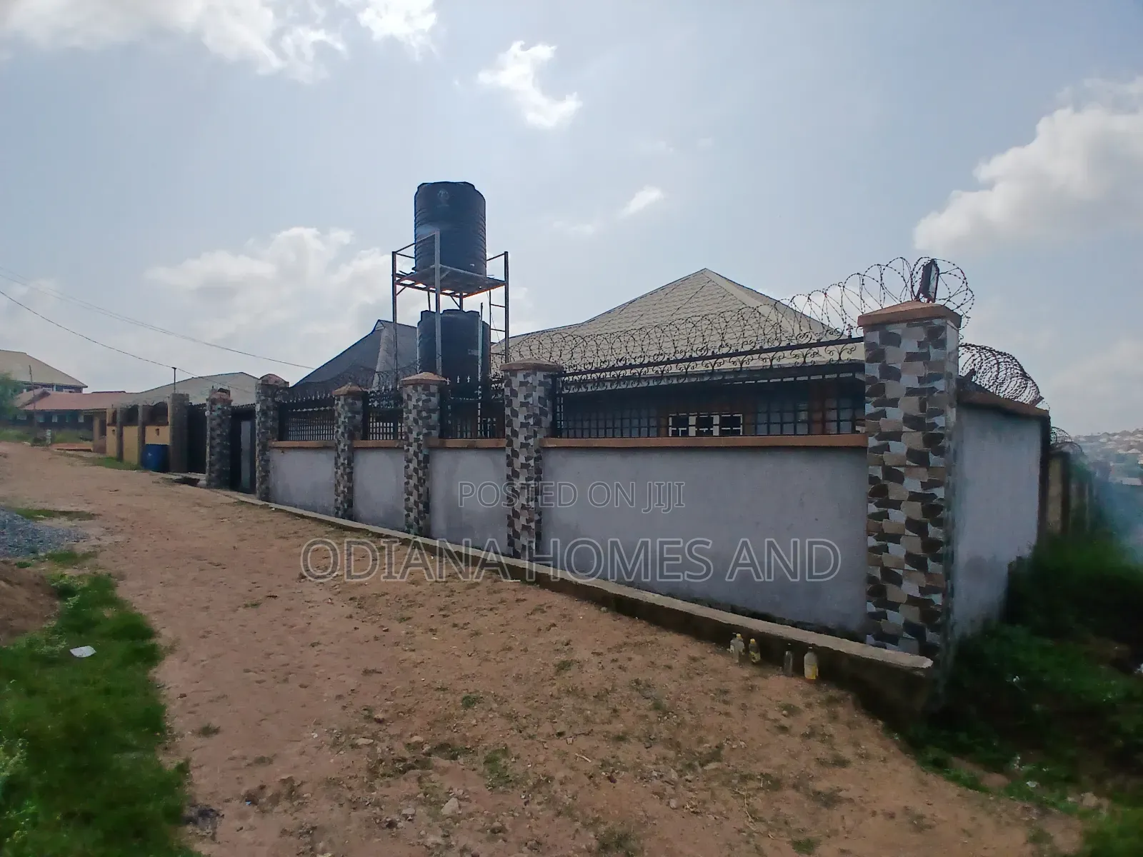 5bdrm Bungalow in Soka, Ibadan for sale