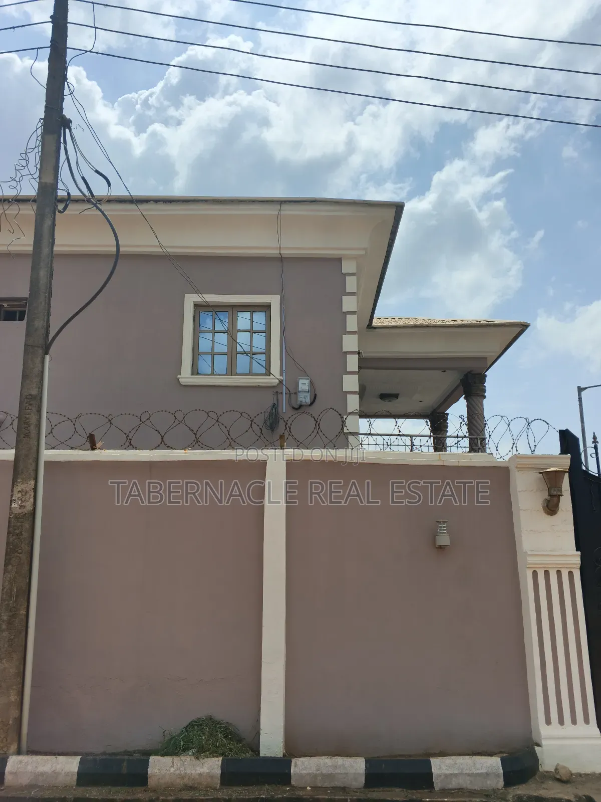 2bdrm Apartment in Borokini, Aga for rent