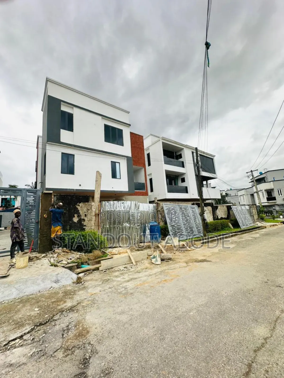 5bdrm Duplex in Lagos, Maryland for sale