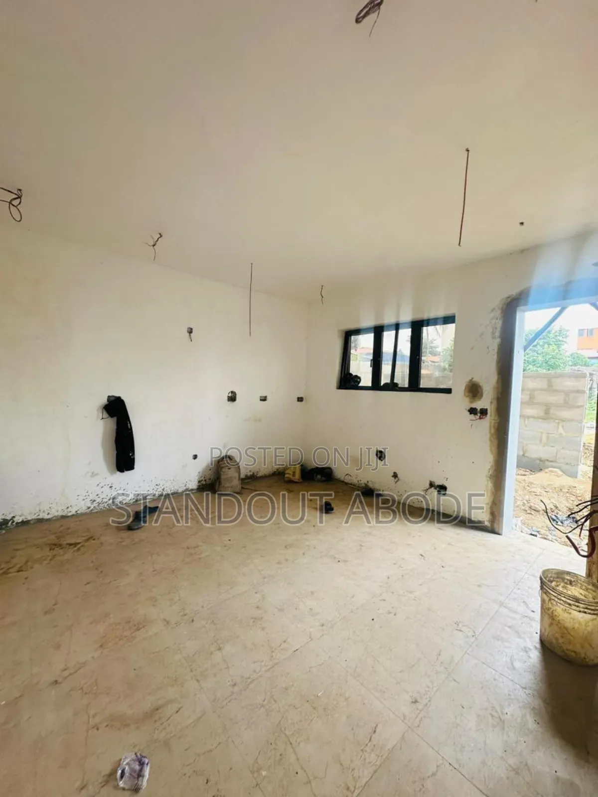 5bdrm Duplex in Lagos, Maryland for sale