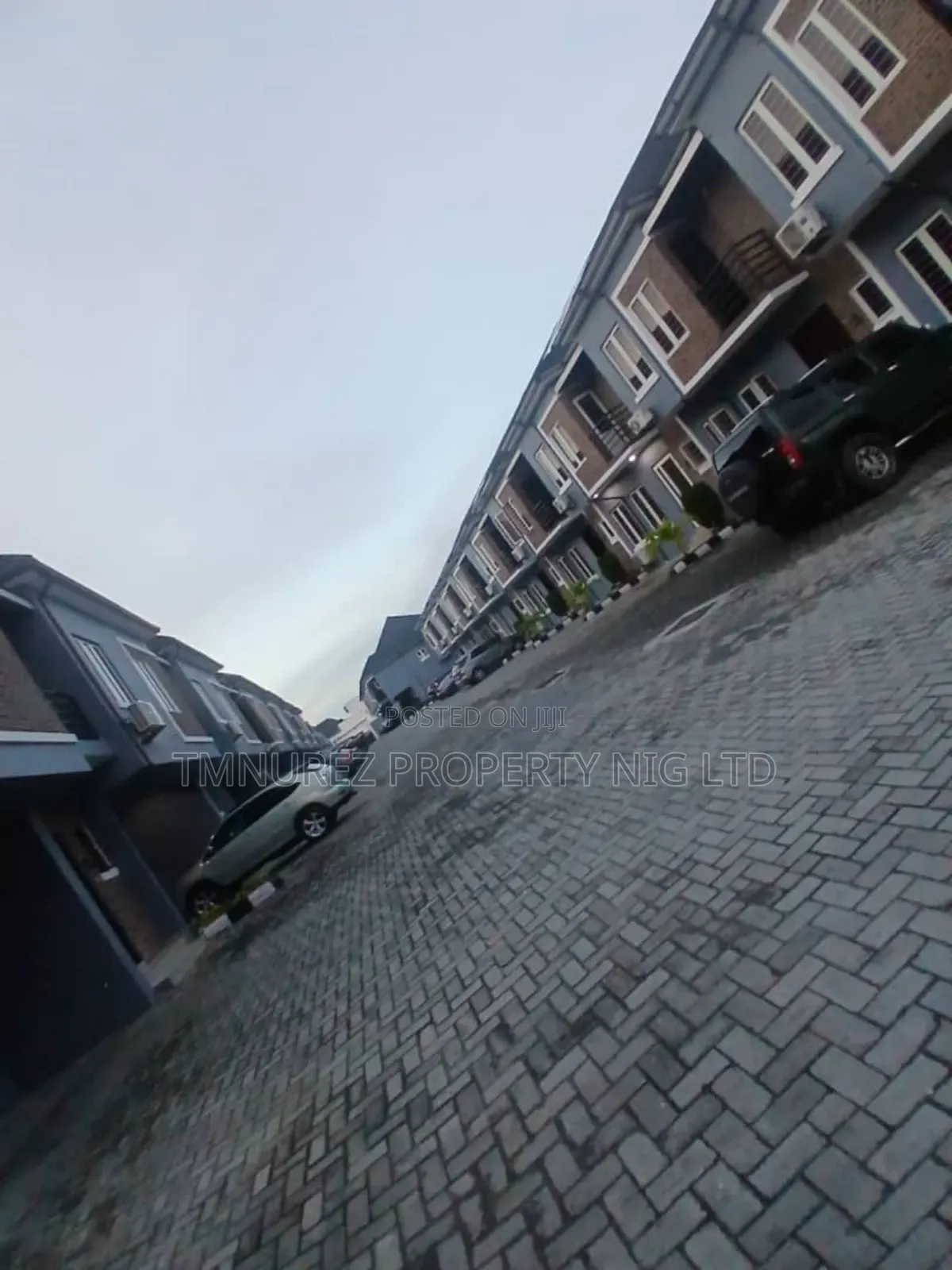 Furnished 3bdrm Duplex in Orchild Road, Chevron for rent