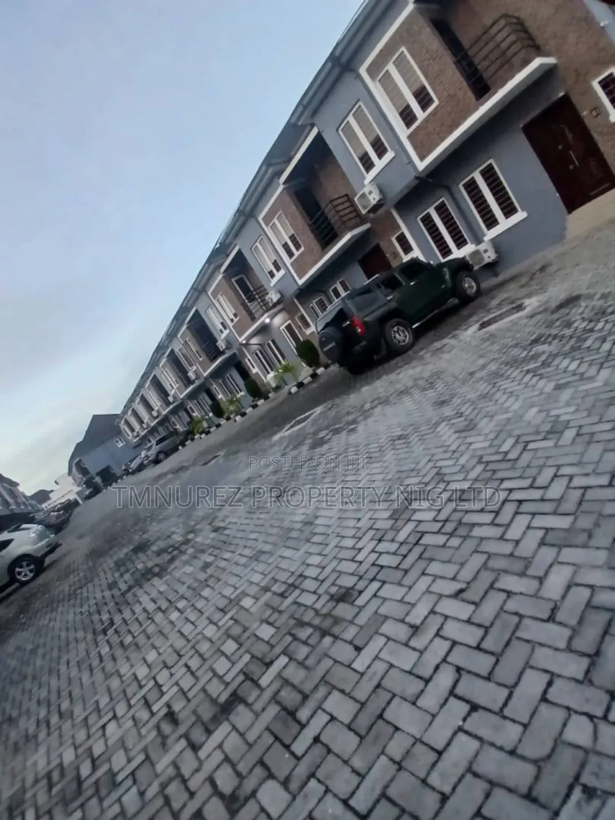 Furnished 3bdrm Duplex in Orchild Road, Chevron for rent