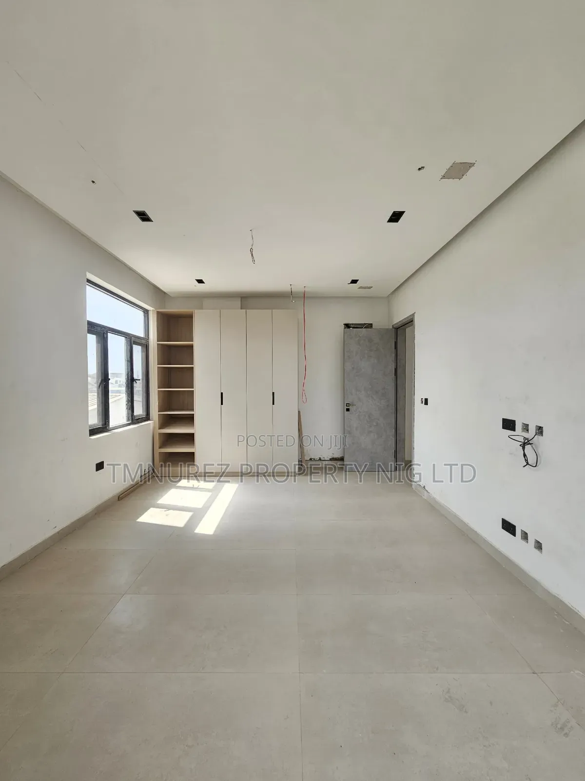 3bdrm Apartment in Lekki Phase1 for sale