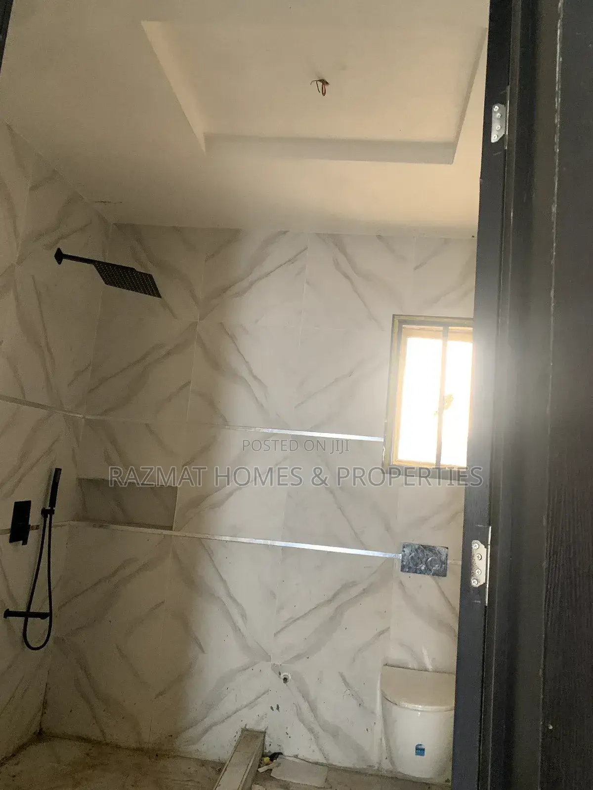 5bdrm Duplex in Medina for sale