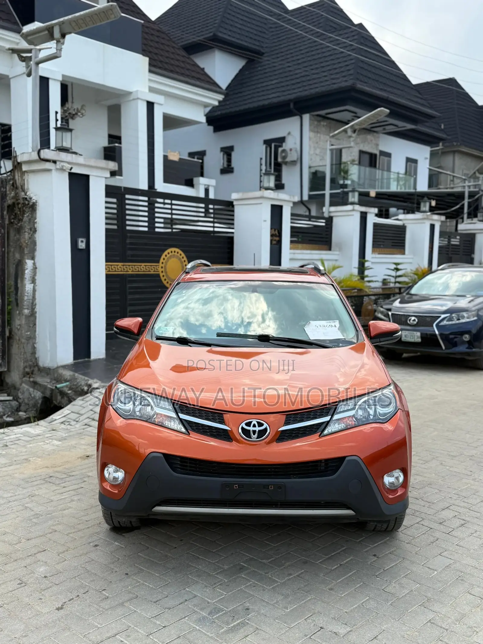 Toyota RAV4 LE AWD (2.5L 4cyl 6A) 2016 Orange