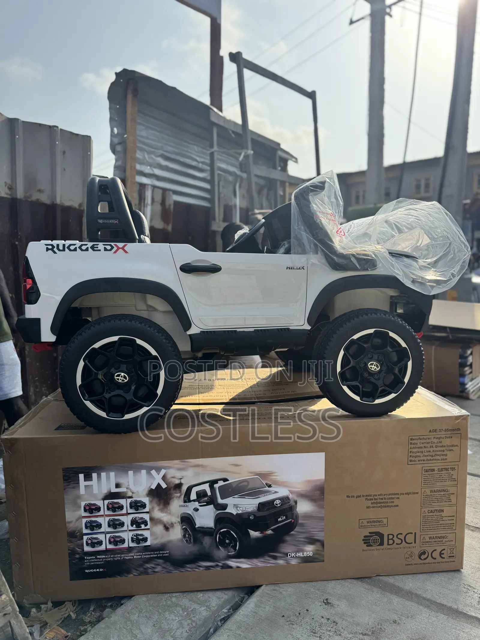 Toyota Hilux Licensed Electric Ride-on Toy Truck for Children