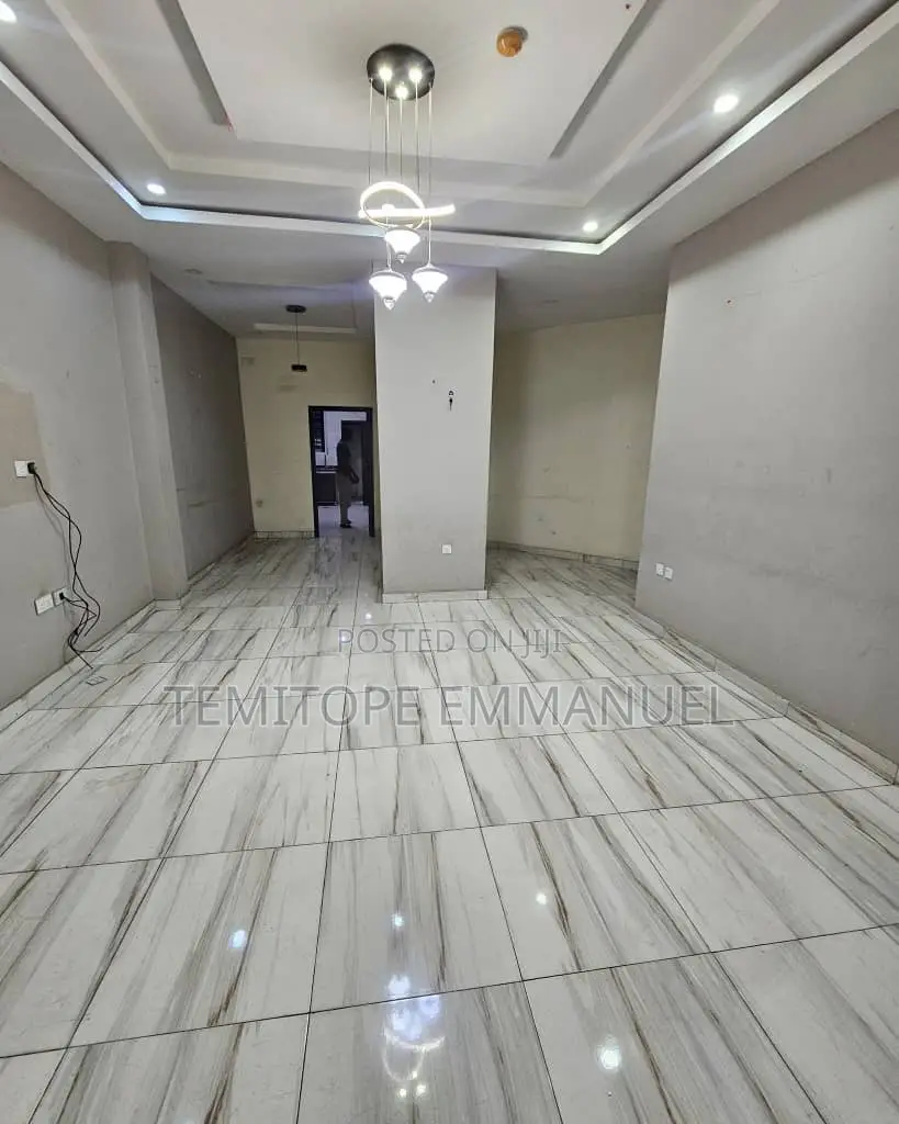 Furnished 3bdrm Apartment in Adeniyi Jones, Ikeja for sale
