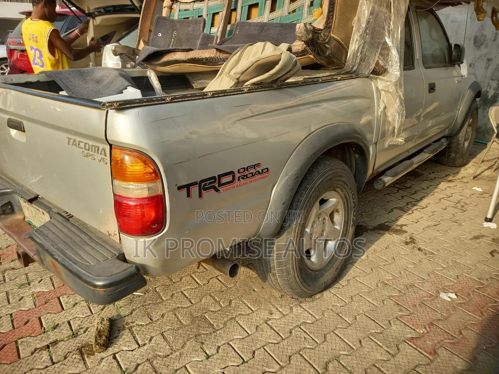 Toyota Tacoma 2000 Silver
