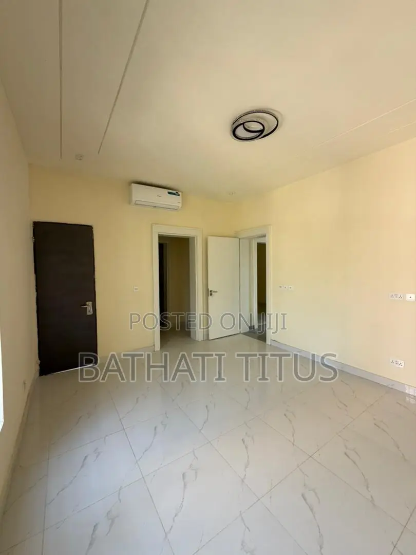 4bdrm Duplex in Life Camp for sale