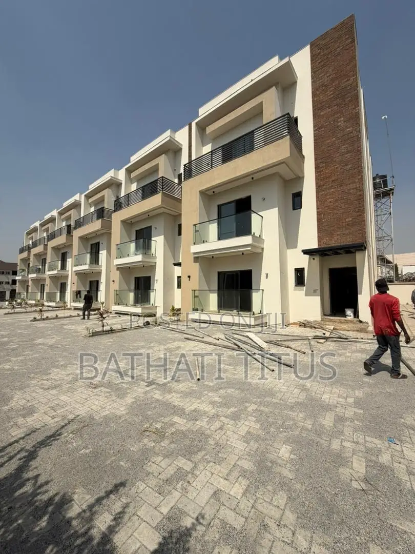 4bdrm Duplex in Life Camp for sale