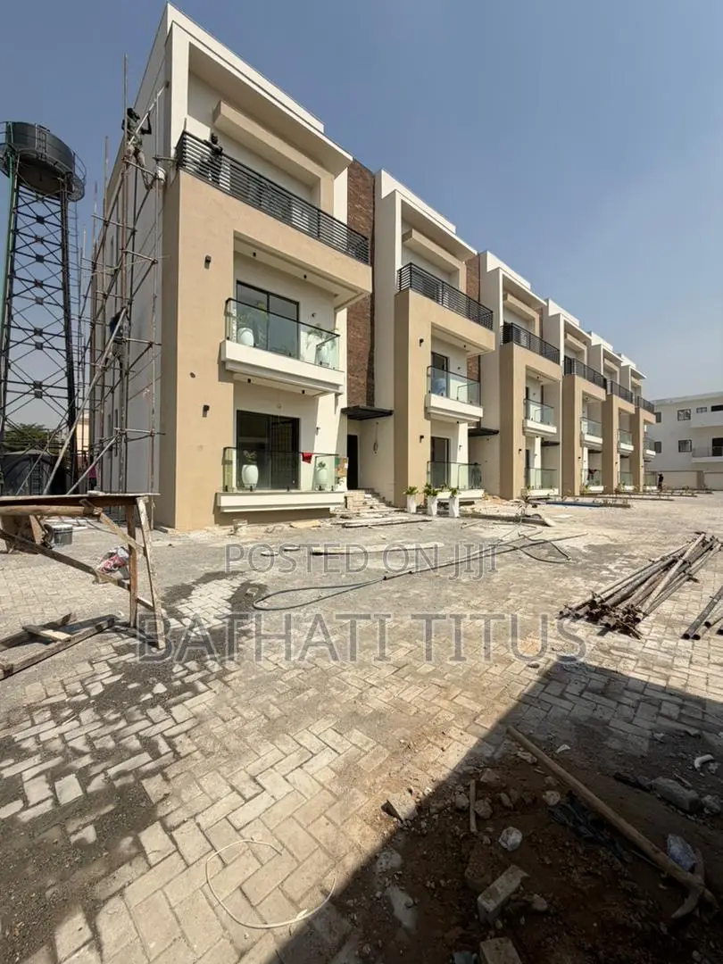 4bdrm Duplex in Life Camp for sale