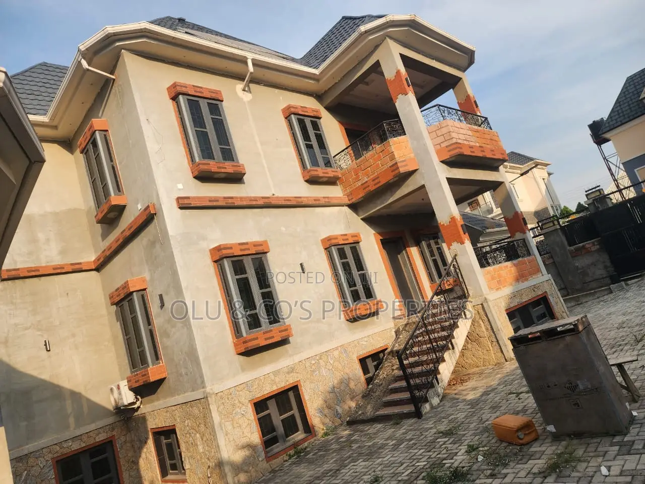 4bdrm Duplex in Gold City Estate, Lugbe District for rent