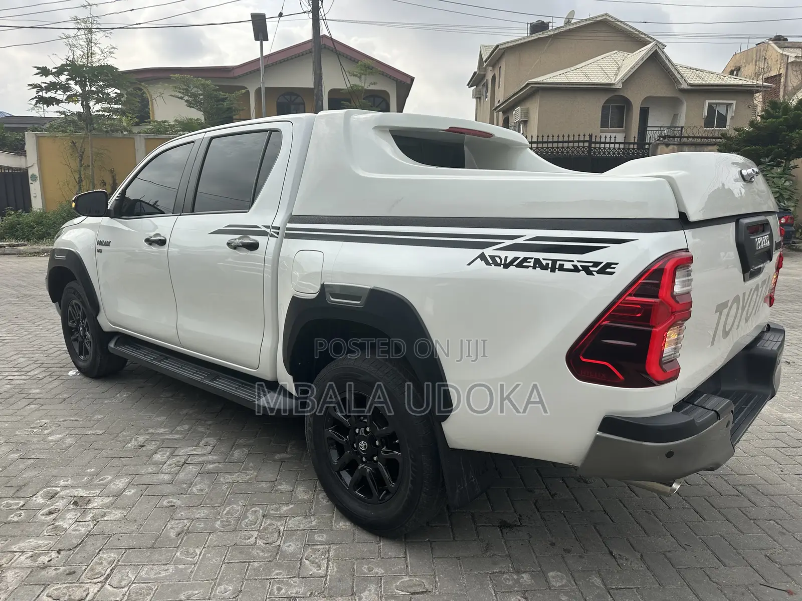 Toyota Hilux 2022 White
