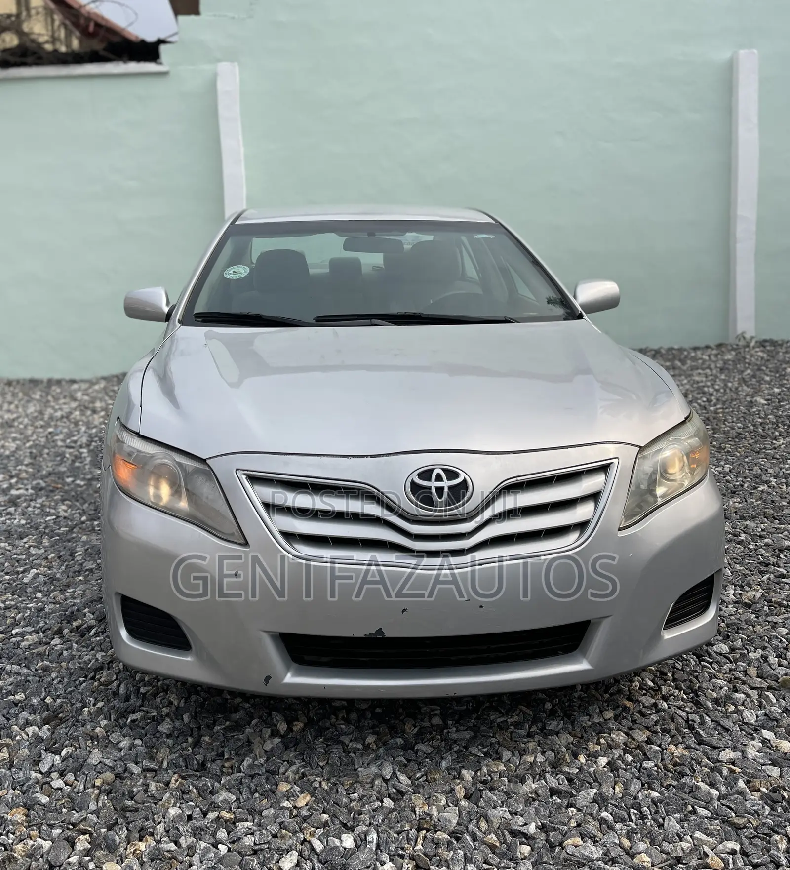 Toyota Camry LE 4dr Sedan (2.5L 4cyl 6A) 2011 Gray