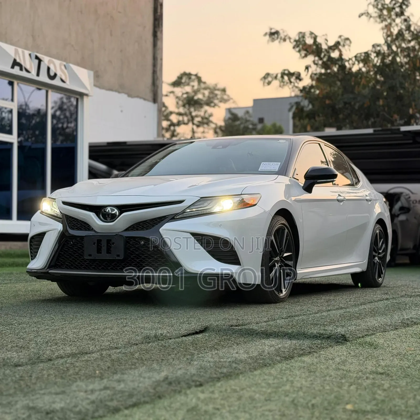 Toyota Camry XSE FWD (2.5L 4cyl 8AM) 2018 White