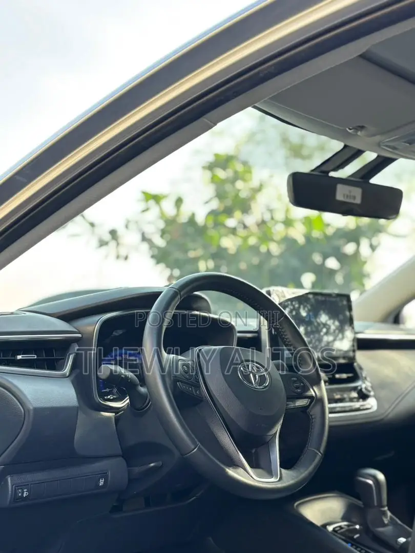 New Toyota Corolla XSE 2024 Silver