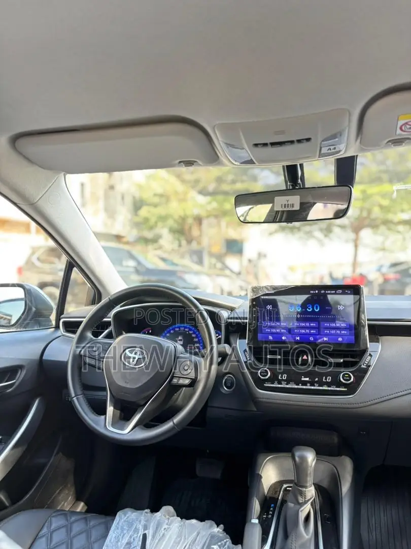 New Toyota Corolla XSE 2024 Silver