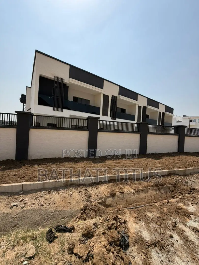 3bdrm Duplex in Life Camp for sale