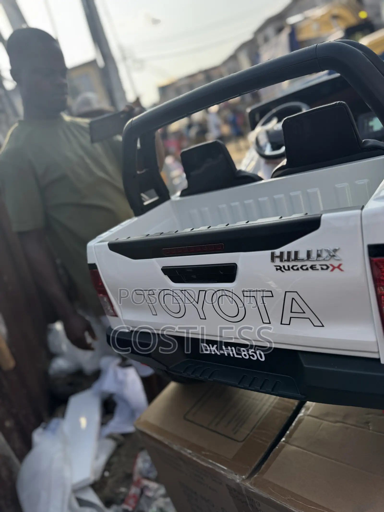 Toyota Hilux Licensed Electric Ride-on Toy Truck for Children