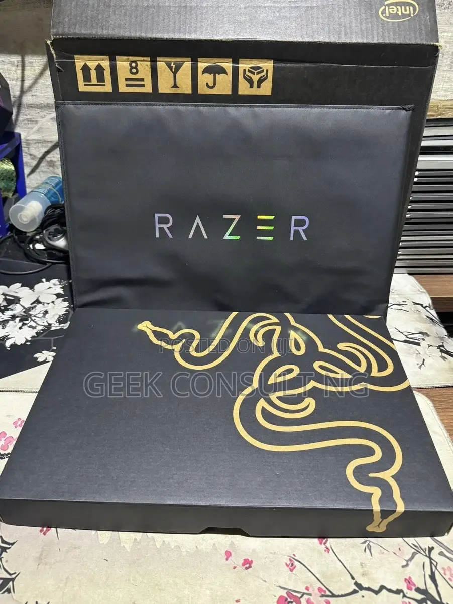 New Laptop Razer Blade 16GB Intel Core i9 SSD 1T