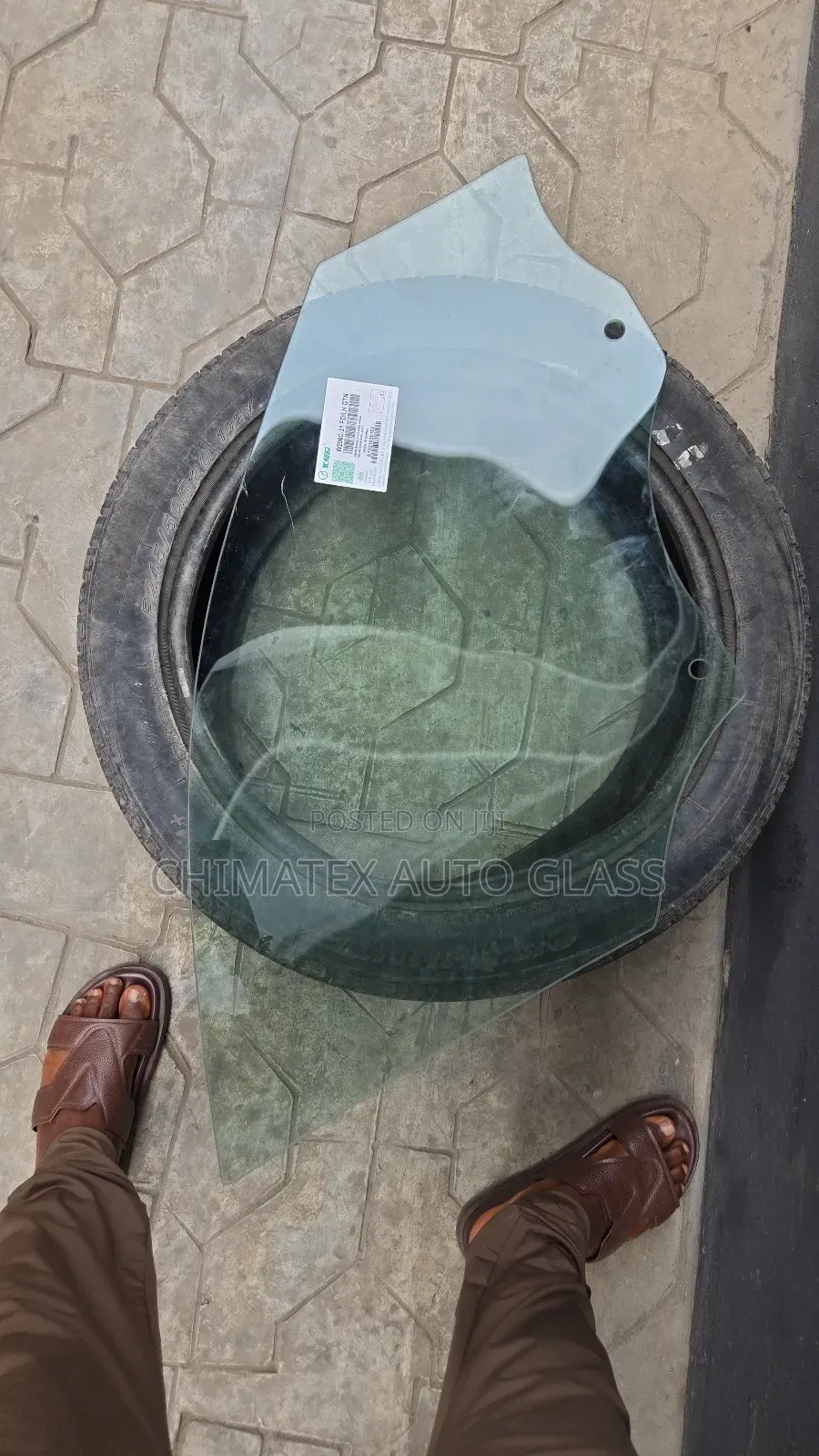 2024 C300 D0or Glass Available