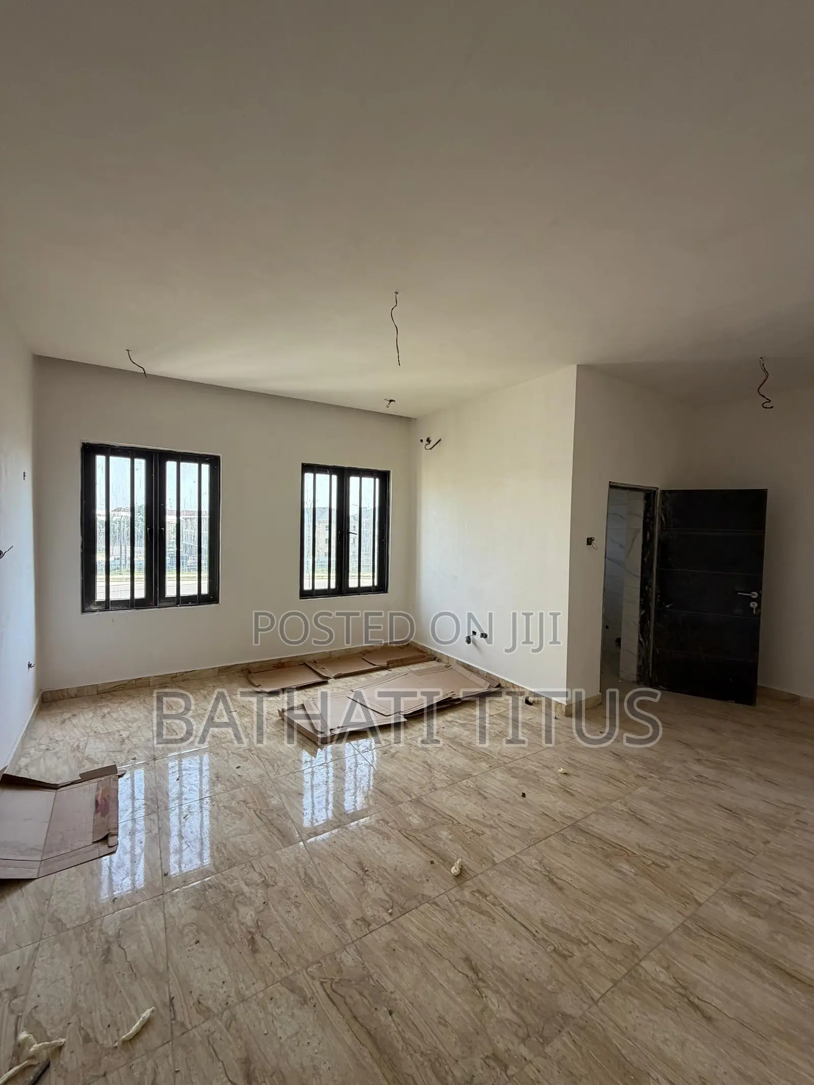 4bdrm Duplex in Idu Industrial for sale