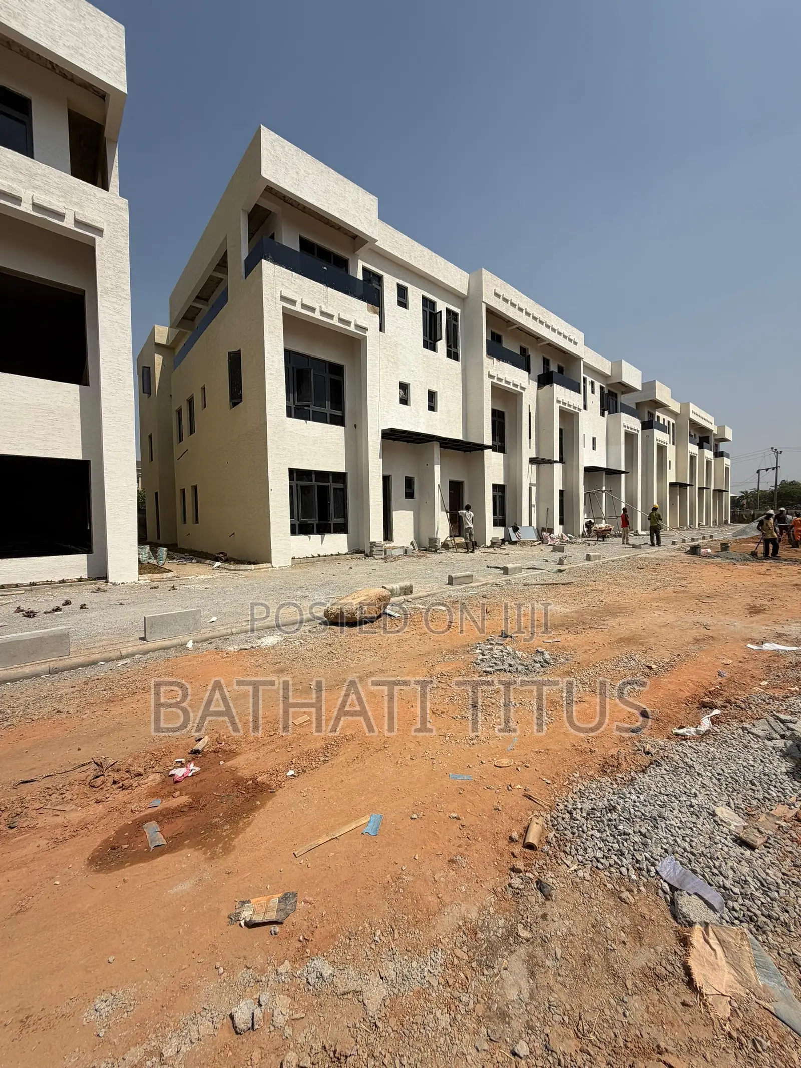 4bdrm Duplex in Idu Industrial for sale