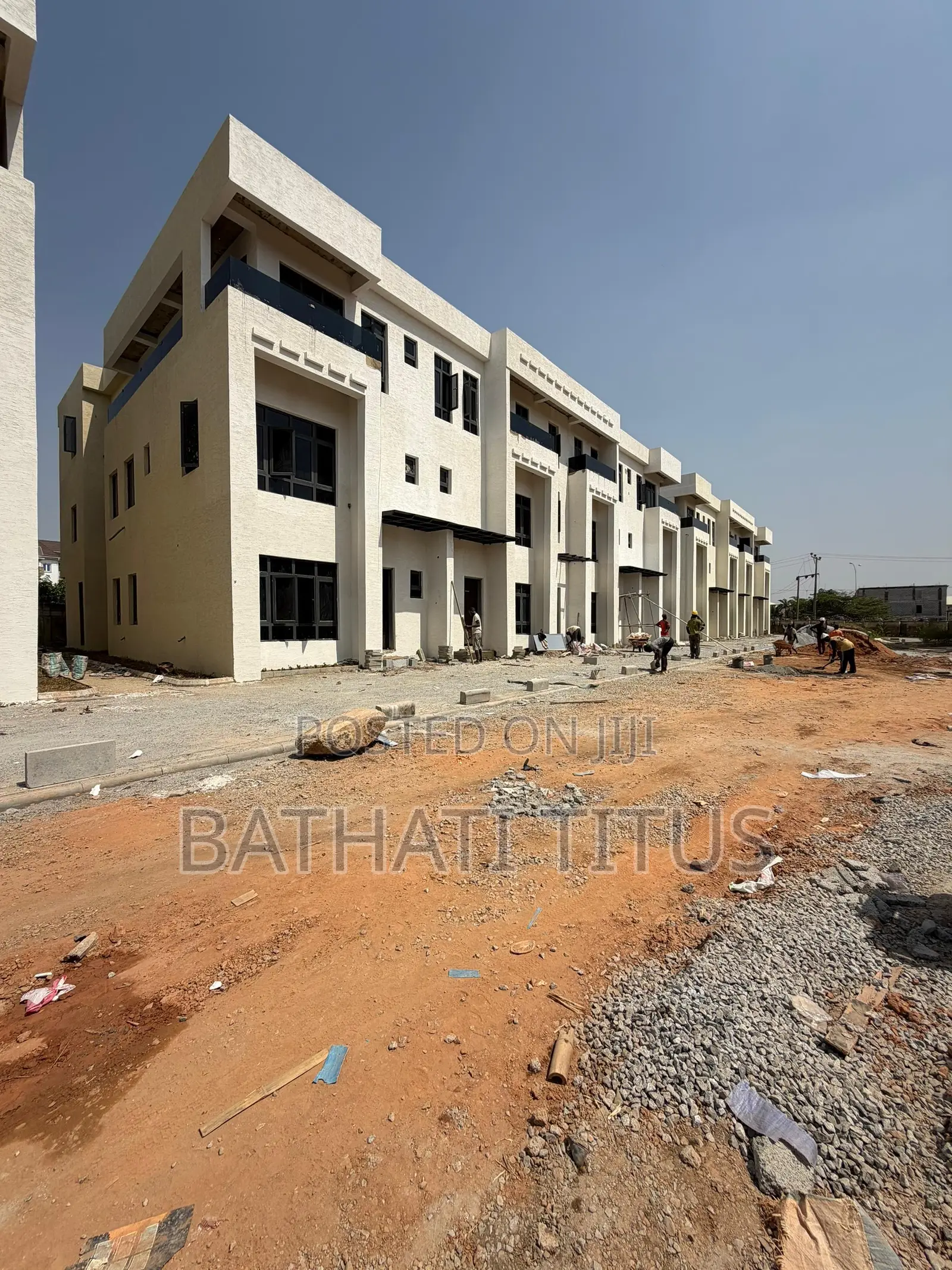 4bdrm Duplex in Idu Industrial for sale