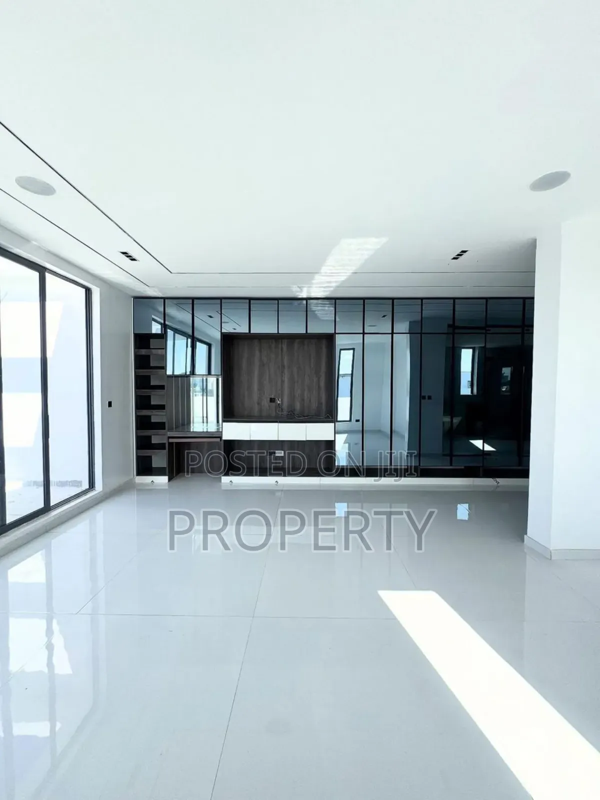5bdrm Duplex in Ikate for sale